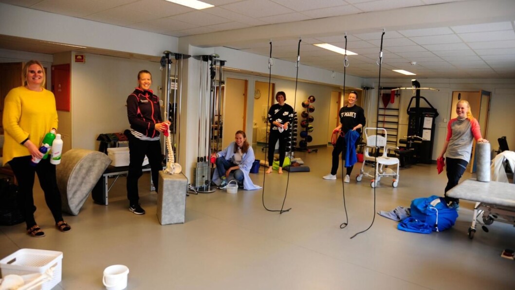 SNART TILBAKE: Fra venstre: avdelingsleiar Live Magnetun, Ragnhild Rauk, Vilde Springgard, Mona Kolbjørnsdatter Sando. Marianne Greftegreff og Live Slettemoen. Foto: Torbjørn Gunhildgard SNART TILBAKE: Fra venstre: avdelingsleiar Live Magnetun, Ragnhild Rauk, Vilde Springgard, Mona Kolbjørnsdatter Sando. Marianne Greftegreff og Live Slettemoen. Foto: Torbjørn Gunhildgard