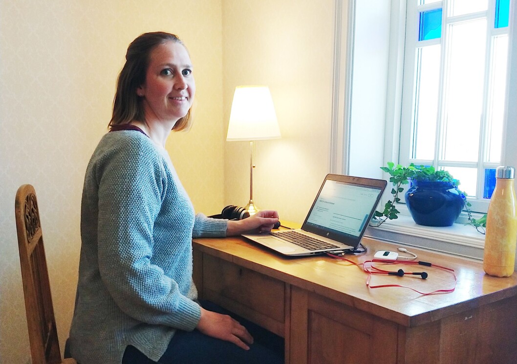 Barne- og ungdomsfysioterapeut Tine Flaglien på hjemmekontor. Foto: Privat. Barne- og ungdomsfysioterapeut Tine Flaglien på hjemmekontor. Foto: Privat.