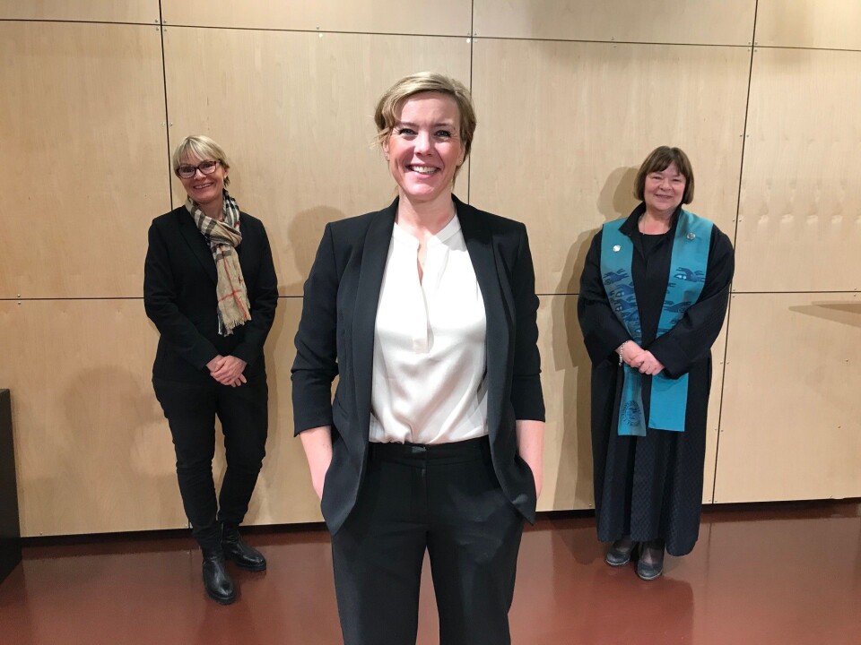 Pedersen med Nina Emaus (t.h) og Tove Aminda Hanssen på behørlig avstand. (Foto:privat)