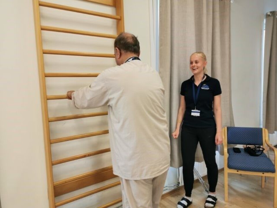 Fysioterapeut Silje Aukrust får endelig møte pasienter på Godthaab Helse og Rehabilitering igjen. Fortsatt er flere kolleger permittert. (Foto: privat)