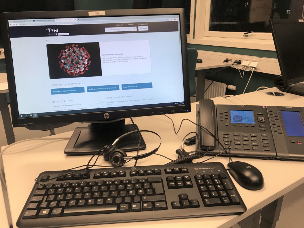 Fysioterapeuter i Trondheim må svare på koronatelefonen. Dette bildet er tatt av en av fysioterapeutene som betjener telefonen. (Foto: privat) Fysioterapeuter i Trondheim må svare på koronatelefonen. Dette bildet er tatt av en av fysioterapeutene som betjener telefonen. (Foto: privat)