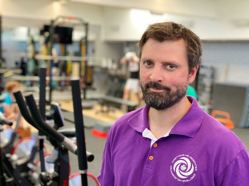 Håvard Moksnes mener pasientene – som oftest – bør få fysioterapi før de sammen med ortoped vurderer kirurgi. Foto: Irene Mårdalen Håvard Moksnes mener pasientene – som oftest – bør få fysioterapi før de sammen med ortoped vurderer kirurgi. Foto: Irene Mårdalen