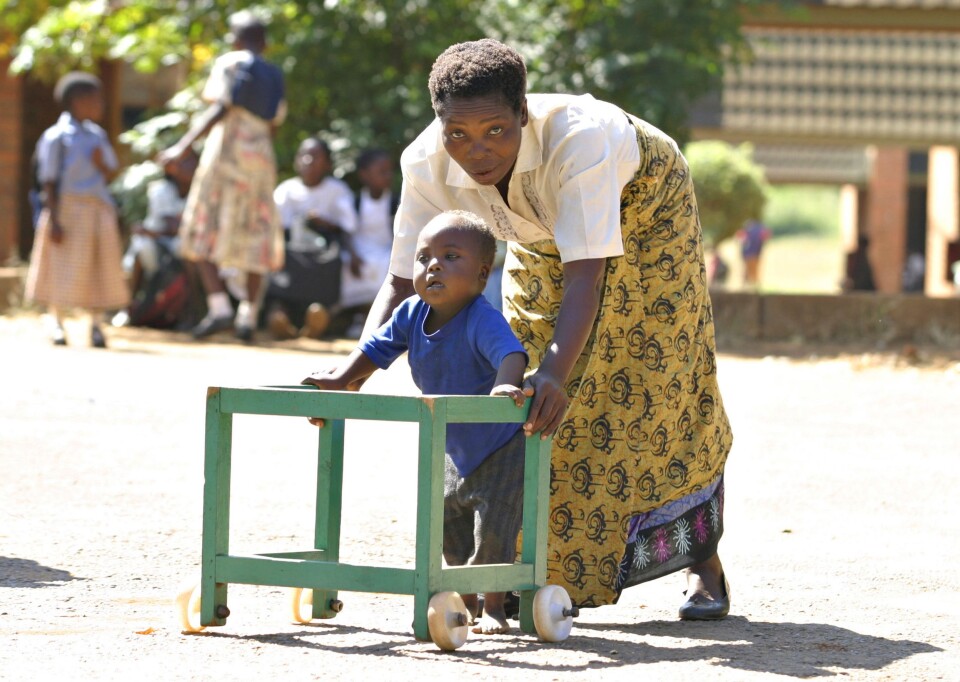 Barn får hjelp på en klinikk drevet av SOS barnebyer i Lilongwe, Malawi. Foto: Bjørn-Owe Holmberg, Samfoto/NTB SCANPIX.