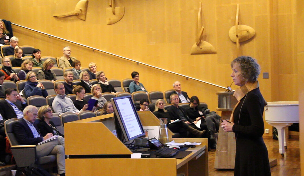 Fysioterapeut og foredragsholder. Anne Grethe Paulsberg under NOSFs fagkonferanse på Rikshospitalet. Fysioterapeut og foredragsholder. Anne Grethe Paulsberg under NOSFs fagkonferanse på Rikshospitalet.