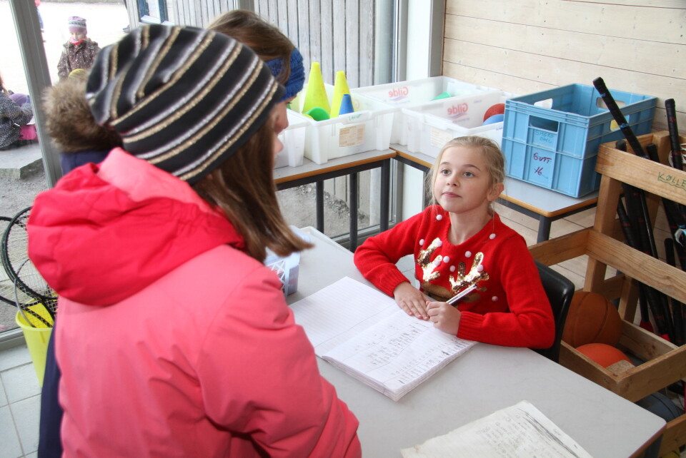 I utlånsboden på Gimle skole holdes det oversikt over utstyr som elevene låner i friminuttene. Foto: Kai Hovden I utlånsboden på Gimle skole holdes det oversikt over utstyr som elevene låner i friminuttene. Foto: Kai Hovden