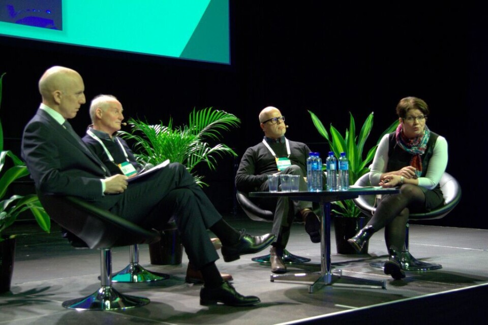 I panelet: NFF-leder Fred Hatlebrekke, universitetslektor Trond Wiesner, Ola Lillenes fra NAFKAM og Hedi Merete Rudi fra Statens helsetilsyn. I panelet: NFF-leder Fred Hatlebrekke, universitetslektor Trond Wiesner, Ola Lillenes fra NAFKAM og Hedi Merete Rudi fra Statens helsetilsyn.