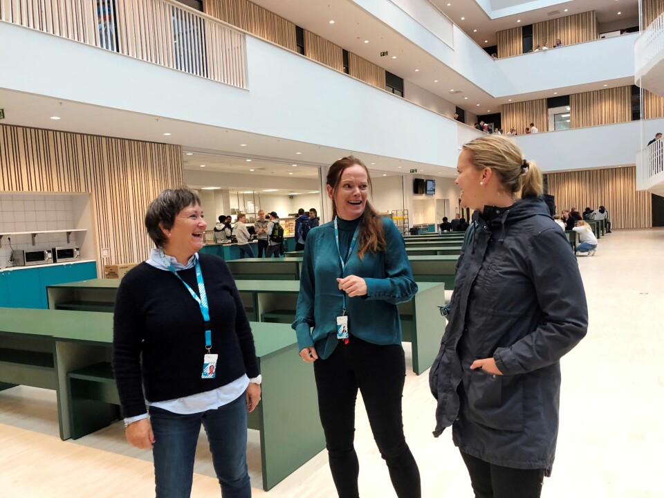 Gode erfaringer: Helsesøster Mona Sundstrøm, leder i elevtjenesten på Heimdal v.g.s., Siri Riksheim og kommunefysioterapeut Kristine Rabben Amundsen.
