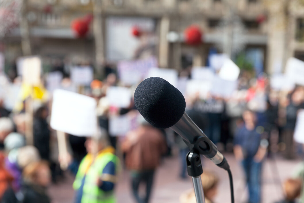 Sykepleiere ved flere rehabiliteringsinstitusjoner er i streik. Norsk Fysioterapeutforbund (NFF) stiller seg solidarisk bak kravene og deltar onsdag på en markering ved Stortinget. Sykepleiere ved flere rehabiliteringsinstitusjoner er i streik. Norsk Fysioterapeutforbund (NFF) stiller seg solidarisk bak kravene og deltar onsdag på en markering ved Stortinget.