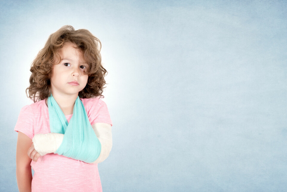 Barn med ufullstendige frakturer i håndleddet blir i det store og hele bra igjen, uansett behandlingsmetode. I en ny Cochrane-oversikt støttes derfor utviklingen mot at man gipser disse barna stadig sjeldnere.