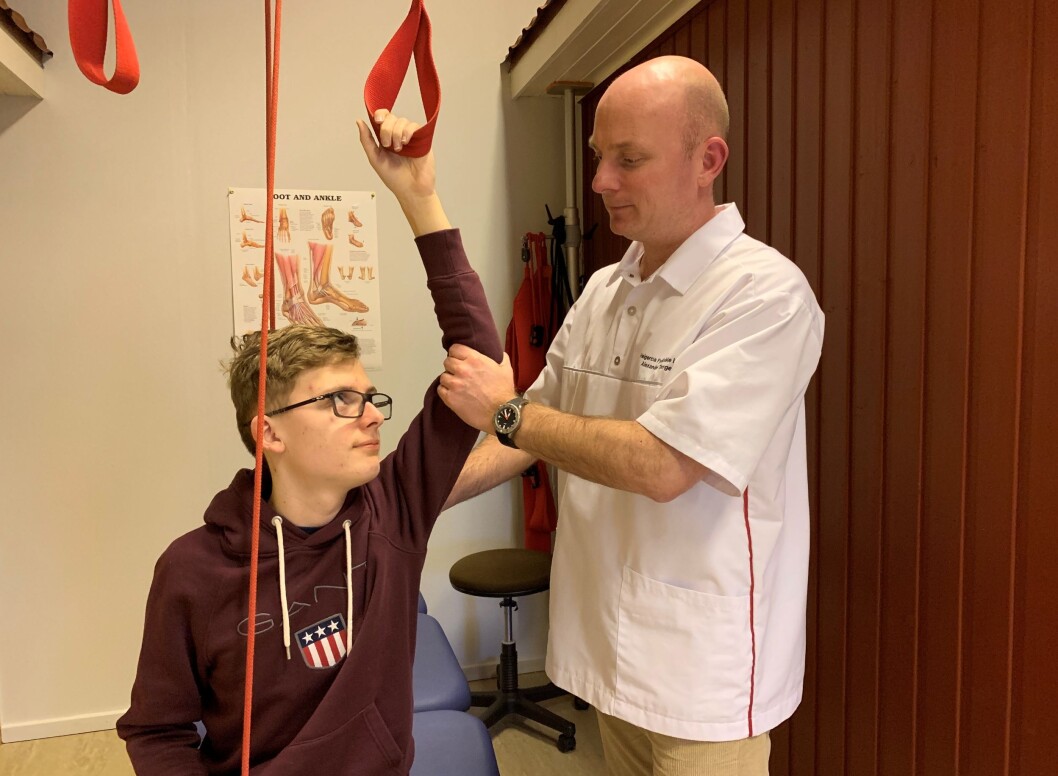 Kontaktperson Alexander Thorgersen i Larvik (til v.) råder fysioterapeuter til å gå tjenestevei og ikke rett på politikerne, om de ønsker å kjempe fram 100 prosent driftstilskudd. (Foto: privat) Kontaktperson Alexander Thorgersen i Larvik (til v.) råder fysioterapeuter til å gå tjenestevei og ikke rett på politikerne, om de ønsker å kjempe fram 100 prosent driftstilskudd. (Foto: privat)