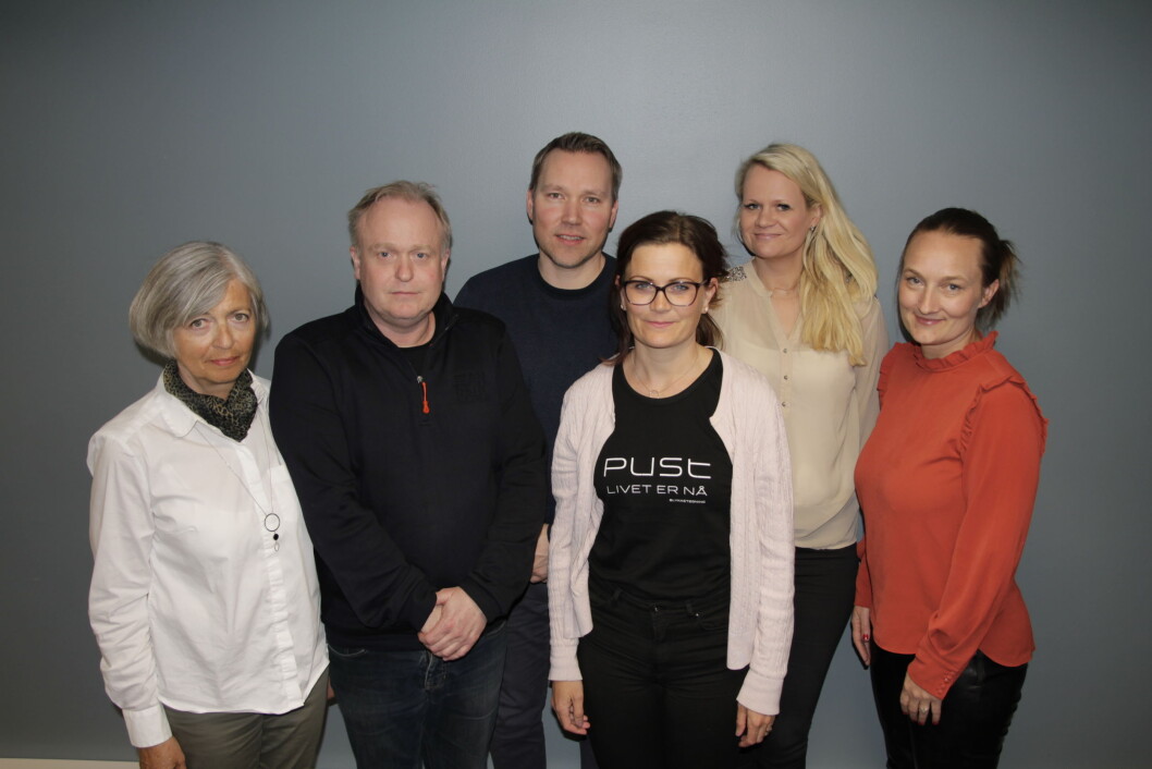 Etisk utvalg, fra venstre: Else Høgalmen, Stig Morten Fløisand (leder), Robert Grønbech, Martha Kvalvik Størksen, Mona Raddum Loe (sekretær) og Marit Brustugun Sartz. Etisk utvalg, fra venstre: Else Høgalmen, Stig Morten Fløisand (leder), Robert Grønbech, Martha Kvalvik Størksen, Mona Raddum Loe (sekretær) og Marit Brustugun Sartz.