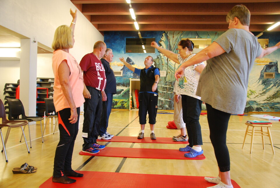 Kan balanse hos eldre påvirkes av et tre ukers opphold på rehabiliteringssenter? En randomisert kontrollert klinisk studie