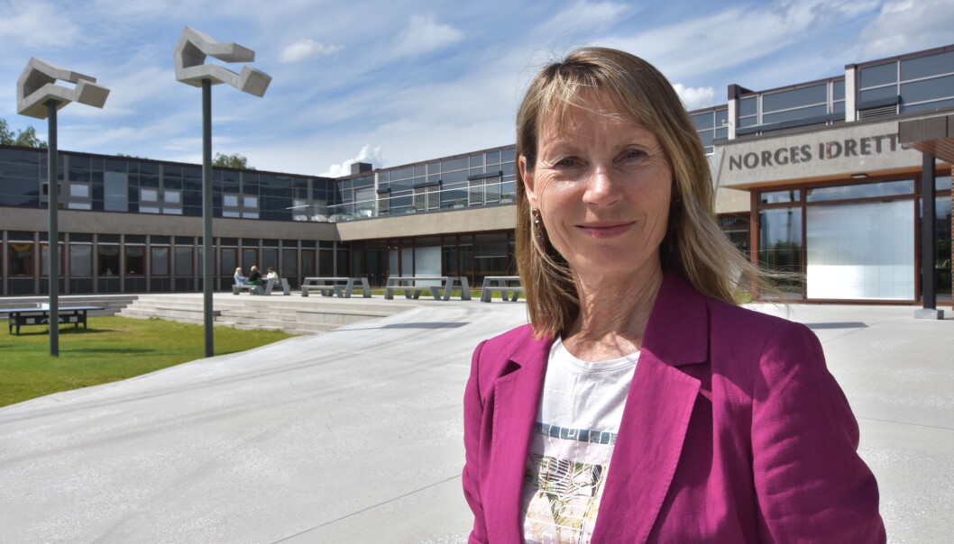 Kari Bø ved Norges idrettshøgskole ønsker flere fysioterapeuter ved norske helsestasjoner. Kari Bø ved Norges idrettshøgskole ønsker flere fysioterapeuter ved norske helsestasjoner.