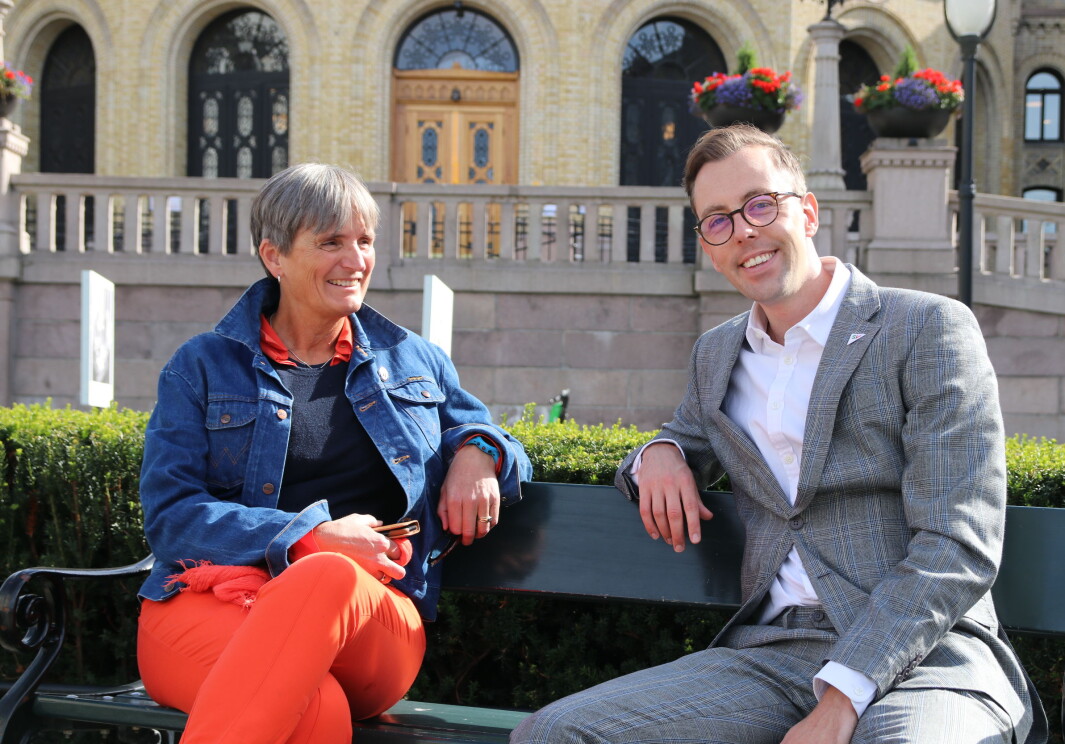 Gerty Lund og Nicholas Wilkinson møttes utenfor Stortinget tidligere i år. Nå har Wilkinson fremmet forslag om eget utvalg for rehabilitering. Gerty Lund og Nicholas Wilkinson møttes utenfor Stortinget tidligere i år. Nå har Wilkinson fremmet forslag om eget utvalg for rehabilitering.