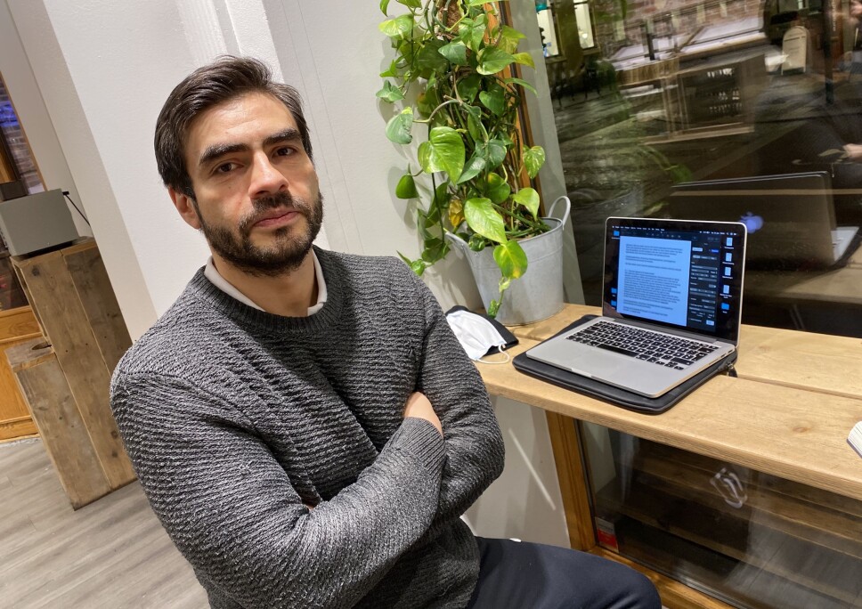 Felipe Aleksander Pavez skiftet navn og fikk jobb.