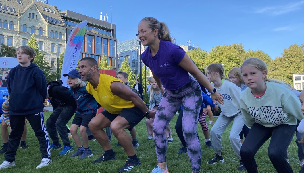 Digital og fysisk gymtime foran Stortinget, ledet av Yngve Andersen i Naardic. Digital og fysisk gymtime foran Stortinget, ledet av Yngve Andersen i Naardic.