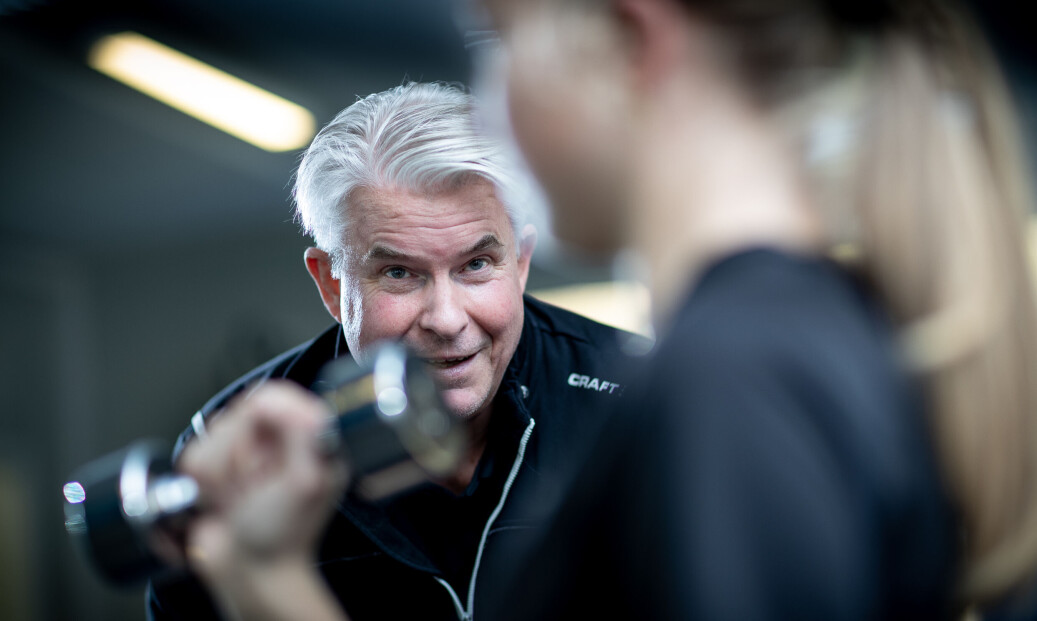 Hans Morten Jahr påser at øvelsen blir utført riktig. Hans Morten Jahr påser at øvelsen blir utført riktig.