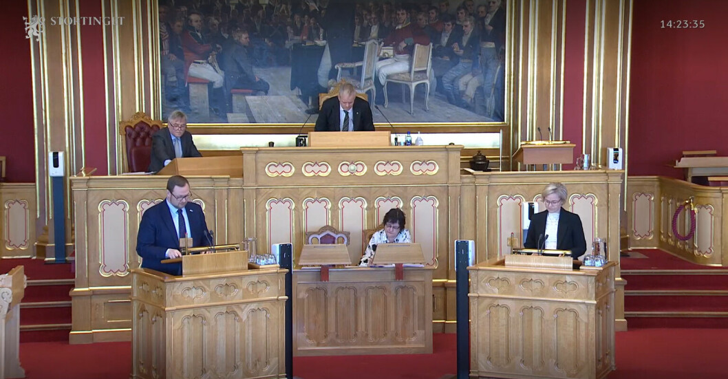 Stortingsrepresentant Erlend Svardal Bøe (H) og helse- og omsorgsminister Ingvild Kjerkol (Ap) i Stortinget torsdag.