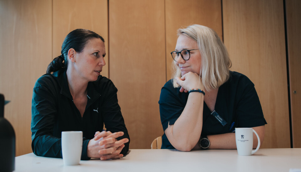 Erfaringsbasert kunnskap Fysioterapeutene Hege Are-Ekstrøm (t.v.) og Kristin M. Clarholm er enig om at erfaringsbasert kunnskap er avgjørende for å løse sammensatte faglige problemstillinger i den kommunale fysioterapitjenesten. Erfaringsbasert kunnskap Fysioterapeutene Hege Are-Ekstrøm (t.v.) og Kristin M. Clarholm er enig om at erfaringsbasert kunnskap er avgjørende for å løse sammensatte faglige problemstillinger i den kommunale fysioterapitjenesten.