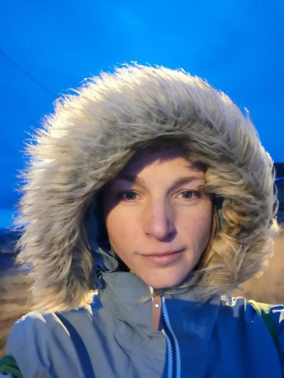 Spesialfysioterapeut Heidi Hanevold forteller om flere faktorer som gjør behandling lite tilgjengelig for kvinner i Finnmark, hvor hun selv jobber. Gjennom store deler av året er også vær- og føreforhold et hinder.