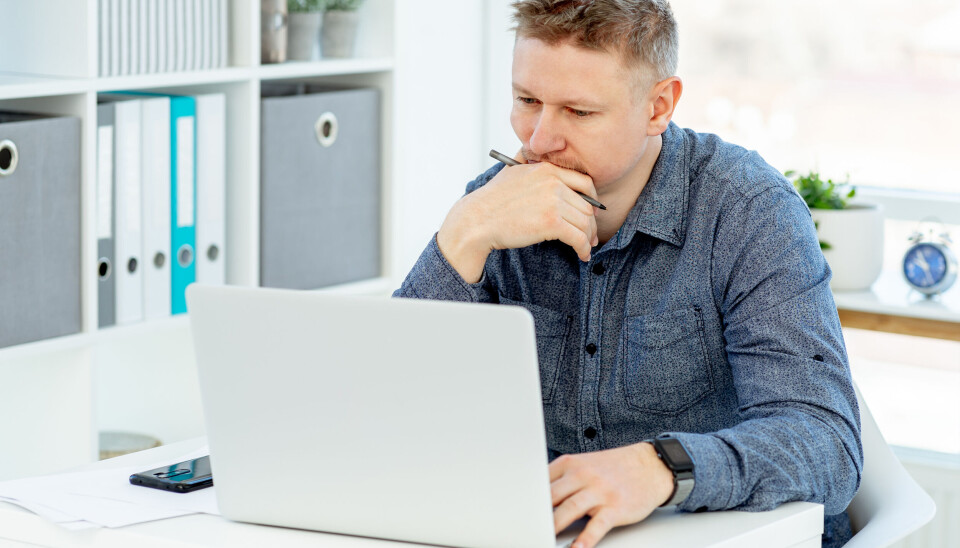 Sitter for mye - bør kompensere med mer aktivitet Sitter for mye - bør kompensere med mer aktivitet
