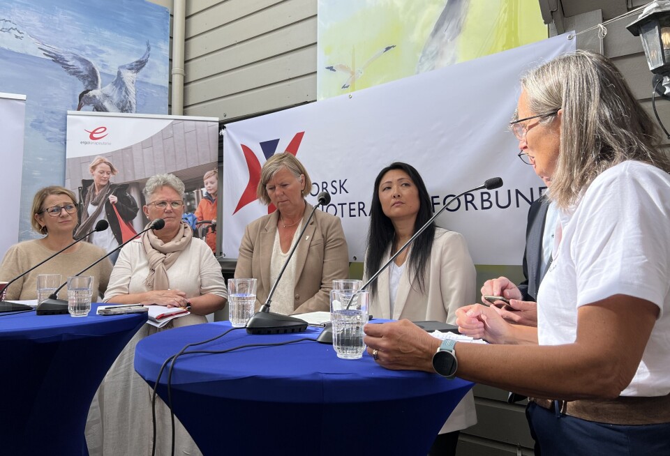 Leder av helse- og omsorgskomiteen på Stortinget, Tone Wilhelmsen Trøen (H), medlem av helse- og omsorgskomiteen, Tove-Elise Madland (AP), president i Legeforeningen, Anne-Karin Rime, Forbundsleder i Norsk Ergoterapeutforbund,
Tove Holst Skyer, forbundsleder i Norsk Radiografforbund, Bent Ronny Mikalsen, og forbundsleder i Norsk Fysioterapeutforbund, Gerty Lund.