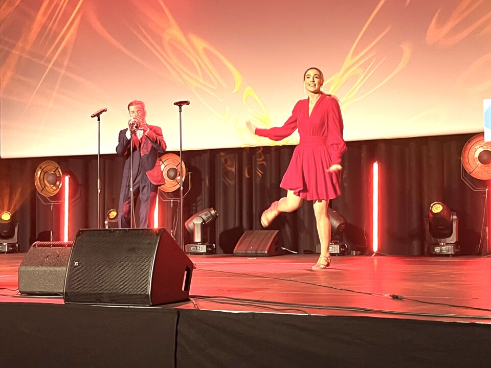 Kongressens kulturelle innslag under åpningen, var showduoen 'Team Lost'.