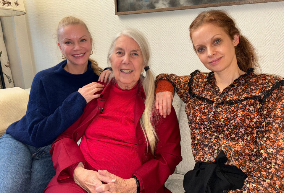 Psykomotorikerne Berit Heir Bunkan og Nina Antonsen (t.v.) sammen med regissør Thea Haavet.
